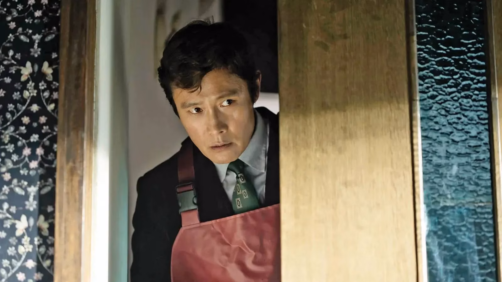 no-other-choice-a-dark-comedy-s-journey-through-awards-season-image-0