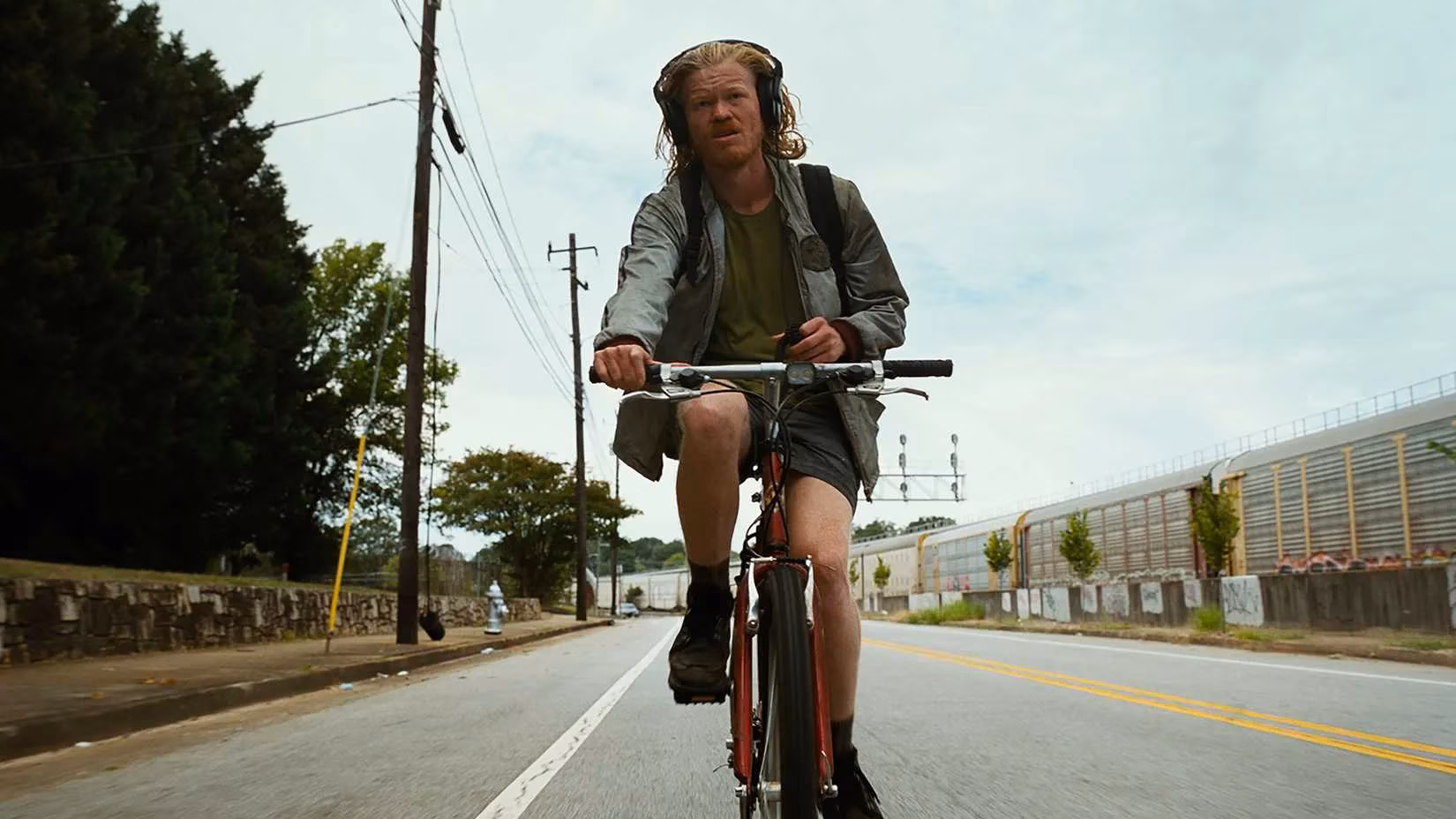 jesse-plemons-bugonia-villain-role-poised-to-end-26-year-best-actor-drought-image-1